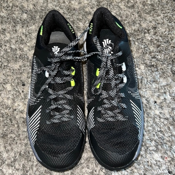 Labron Nike Shoes - Picture 1 of 4